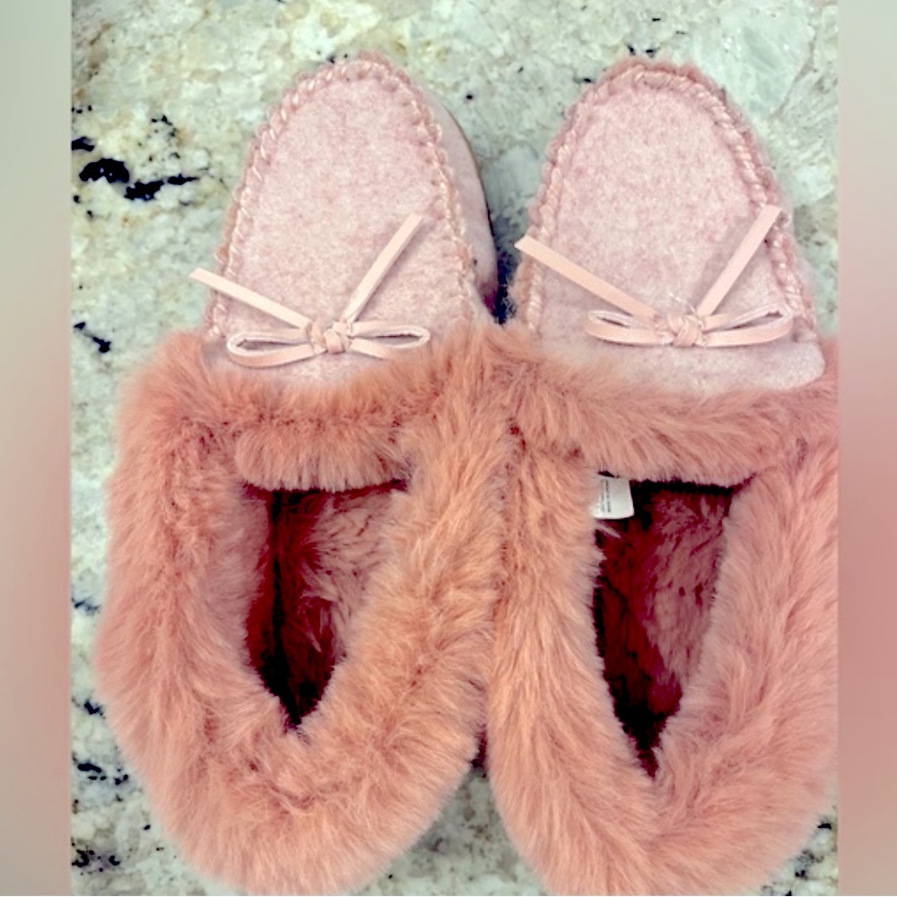 J crew factory pink faux fur slippers